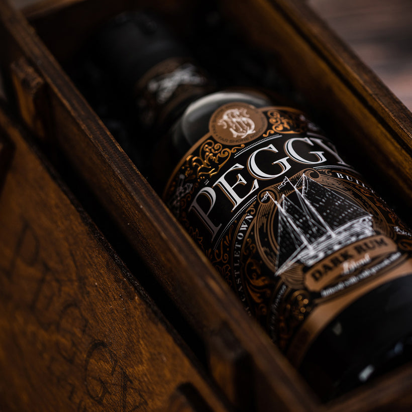 PEGGY DARK RUM – 200ml WITH WOODEN GIFT BOX