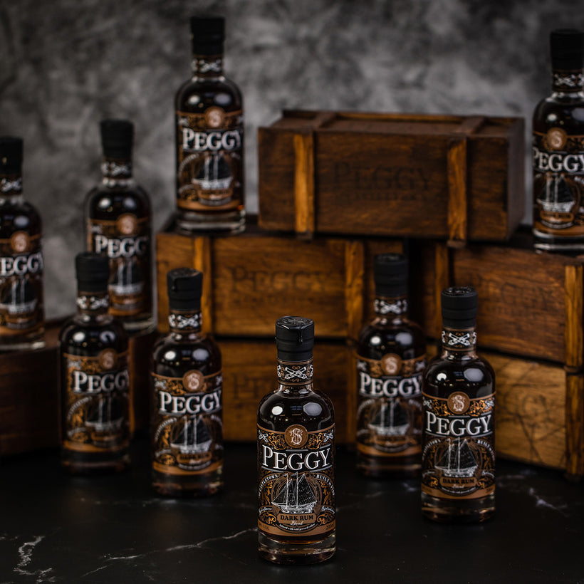PEGGY DARK RUM – 200ml WITH WOODEN GIFT BOX